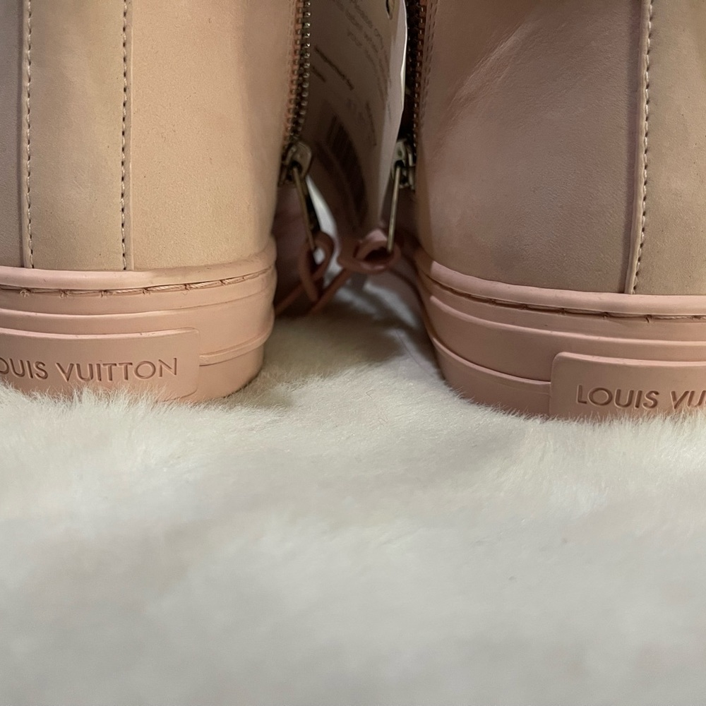 Authentic Louis Vuitton Stellar Leather trainer - Picture 2 of 8